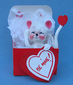 Annalee 7" Valentine Surprise Mouse in Box - Near Mint / Excellent - 034399