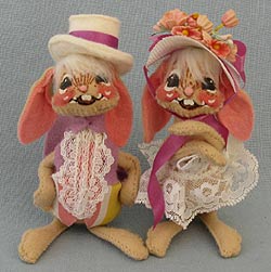 Annalee 5" E.P. Boy & Girl Bunny - Mint - 0520-0525-84