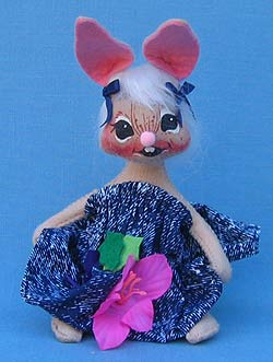 Annalee 7" Country Girl Bunny with Flowers - Mint - 061791