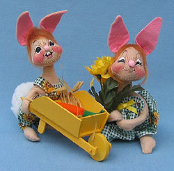 Annalee 7" Country Boy & Girl Bunny - Mint - 0625-0617-96