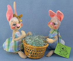 Annalee 7" Country Boy & Girl Bunny with Basket - Excellent  - 063585wa