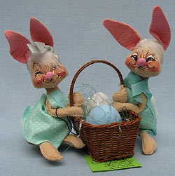 Annalee 7" Country Boy & Girl Bunny with Baskets - Mint - 063587sqxx