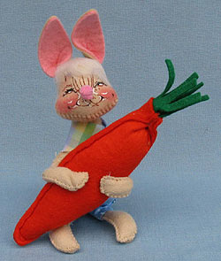 Annalee 7" Country Boy Bunny with Carrot - Mint - 064085