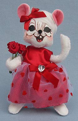 Annalee 6" Valentine Girl Mouse with Red Roses 2017 - Mint - 100717