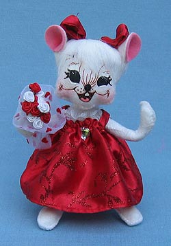 Annalee 6" Sweetheart Girl Mouse Holding Roses - Mint - 101609