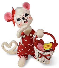 Annalee 6" Basket Of Hearts Girl Mouse 2019 - Mint - 110419