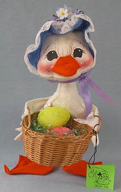 Annalee 12" E.P. Duck with Blue Hat & Basket - Mint - 155583