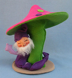 Annalee 7" Gnome with Mushroom - Closed Eyes - Mint  - 168091xo