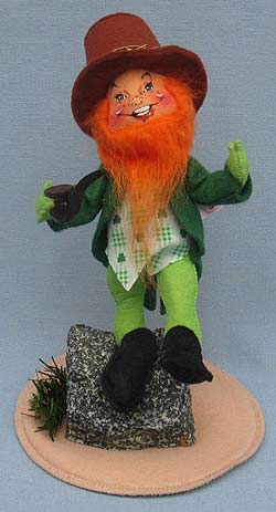 Annalee 7" Lucky the Leprechaun on Rock - Mint - 170798