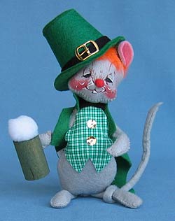 Annalee 7" St. Patricks Day Mouse Holds Mug of Beer - Mint / Near Mint - 171193