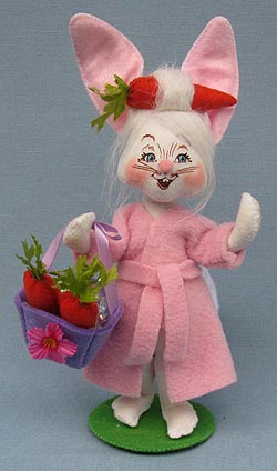 Annalee 6" Easter Morning Bunny in Bathrobe & Curlers 2014 - Mint - 201114