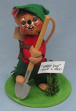 Annalee 7" Earth Day Mouse - Mint / Near Mint - 202091