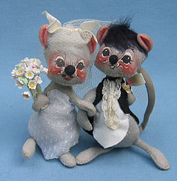 Annalee 7" Bride & Groom Mice - Very Good - 2055-206581a