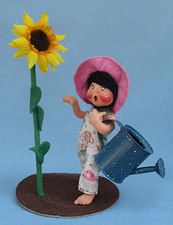 Annalee 7" Sunny Gardener Girl with Sunflower - Near Mint - 232998ooha