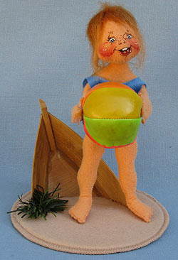 Annalee 7" Sandy at the Beach with Boat and Ball Vignette - Near Mint - 234198a