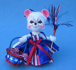 Annalee 6" Patriotic Girl Mouse - Mint - 242207