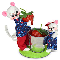 Annalee 5" Strawberry Pickers Mice 2024 - Mint - 260024