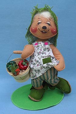 Annalee 10" Betty Bear Farmer - Mint - 280198