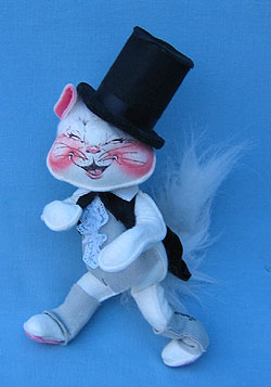 Annalee 10" Groom Cat - Very Good- Signed by Annalee - 290287s