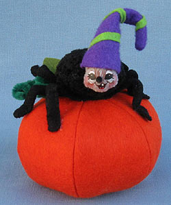 Annalee 5" Stella the Spider on Pumpkin 2013 - 300613 - Mint