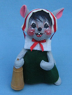 Annalee 7" Pilgrim Girl Mouse with Butter Churn - Mint - 307699