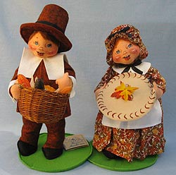 Annalee 12" Pilgrim Boy with Basket & Girl with Pie - Leaf Print - Mint - 3083-3084-95