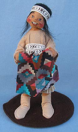 Annalee 10" Indian Maiden Holding Blanket - Mint - Signed - 317092s