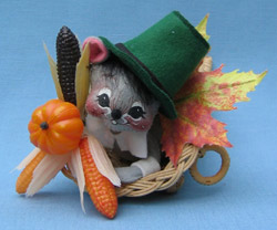 Annalee 7" Pilgrim Mouse in Cornucopia with Green Hat - Mint / Near Mint - 317292