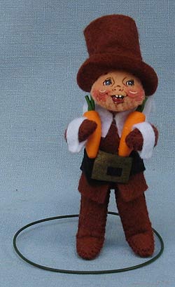 Annalee 3" Pilgrim Boy Holding Carrots - Mint - 321196