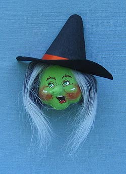 Annalee 3" Old Hag Witch Pin / Magnet - Mint - 324902