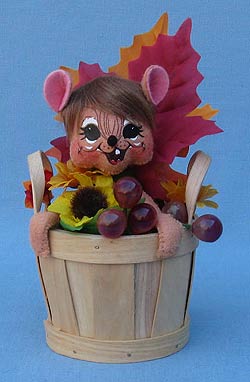 Annalee 6" Mouse in Bushel Basket - Mint - 350111