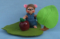 Annalee 3" Apple Picking Mouse 2014 - Mint - 350114