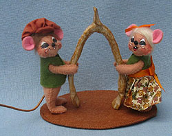 Annalee 3" Boy and Girl Wishbone Mice 2013 - 350213a - Near Mint 