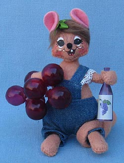 Annalee 5" Grape Stomping Girl Mouse - Mint - 350412