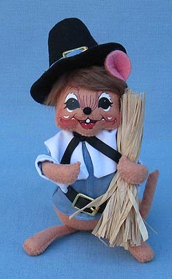 Annalee 6" Pilgrim Boy Mouse Holding Hay - Mint - 351211