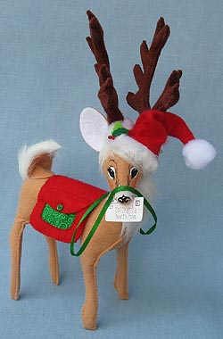 Annalee 8" Special Delivery Reindeer Holding Letter 2017 - Mint - 450317