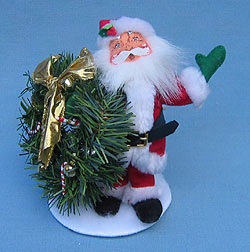 Annalee 6" Santa with Wreath - Mint - 470403