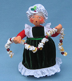 Annalee 9" Mrs Santa with Popcorn and Cranberry Garland - Mint - 503406