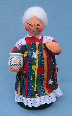 Annalee 7" Mrs Santa with Cookie Jar - Mint - 504700