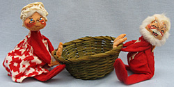 Annalee 7" Mr & Mrs Santa with Basket - 1971- Near Mint - 5105-71