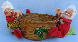 Annalee 7" Mr & Mrs Santa with Basket - 1974 - Near Mint - 5105-74