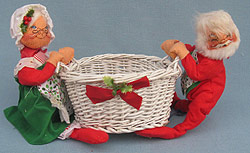 Annalee 7" Mr & Mrs Santa with Basket -1990 - Mint / Near Mint - 5105-90