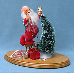 Annalee 7" Topping the Tree Santa - Mint - 510901