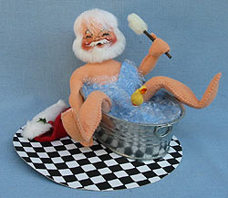 Annalee 10" Santa in Tub with Rubber Duckie - Mint / Near Mint - 524091x