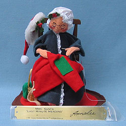 Annalee 10" Minute Mending Mrs Santa - Mint - 539994