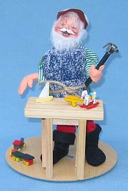 Annalee 10" Workshop Santa at Work Bench with Hammer - Mint / Near Mint - 541692