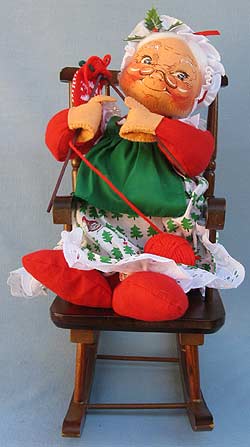 Annalee 18" Mrs Santa in Rocking Chair - Mint - 562787