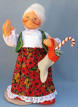 Annalee 18" Mrs Santa with Stocking - Mint - 563198