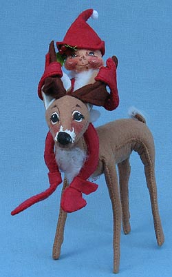 Annalee 5" Red Elf Hugging 10" Deer - Mint - 643089ox