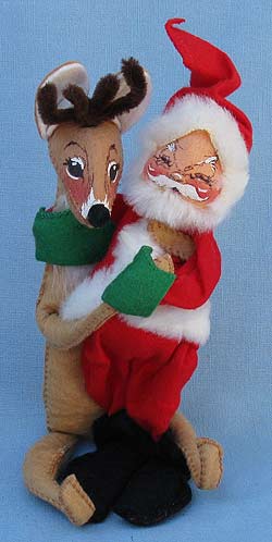 Annalee 7" Santa Hugging 10" Reindeer - Closed Eyes - 1985 - Mint - 651085xo